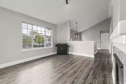 Living - 161 Lucerne Ct, Wheeling, IL 60090 photo 4 of 5
