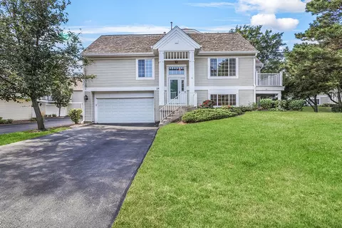 161 Lucerne Ct, Wheeling, IL 60090