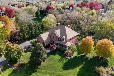 39716 Orchard Bluff Ln, Wadsworth, IL 60083
