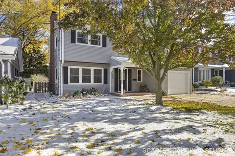 153 N Park Blvd, Glen Ellyn, IL 60137