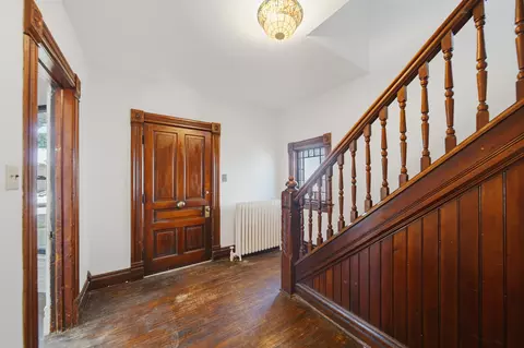 Entry Way - 1102 W 3rd St, Dixon, IL 61021 photo 2 of 3