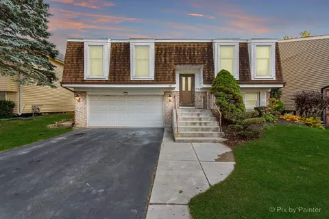 1125 Darby Ln, Roselle, IL 60172