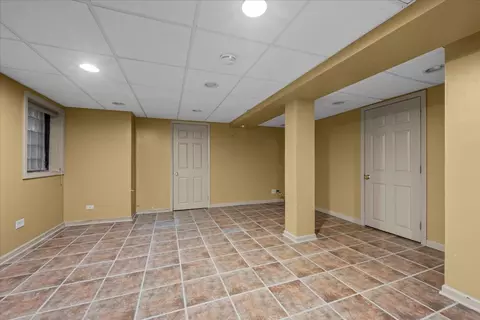 3931 Miller Dr, Glenview, IL 60026 photo 17