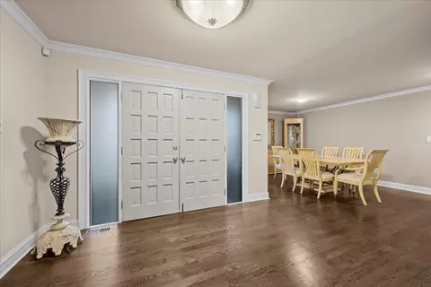 3931 Miller Dr, Glenview, IL 60026 photo 3