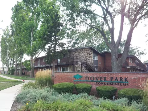 1500 S Busse Rd #2D, Mount Prospect, IL 60056