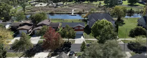 127 Hidden View Dr, Westmont, IL 60559