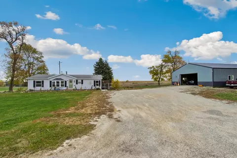 2098 Stone Rd, Ashton, IL 61006
