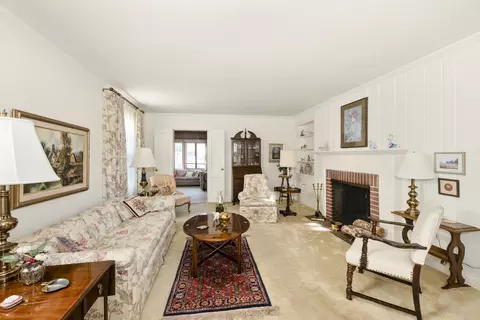 Living - 802 Argyle Ave, Flossmoor, IL 60422 photo 2 of 2