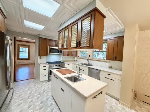 Kitchen - 841 Douglas Ave, Elgin, IL 60120 photo 7 of 9