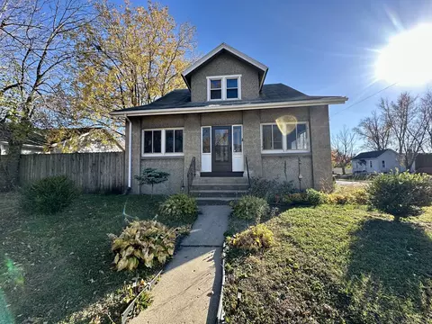 904 9th St, Lasalle, IL 61301