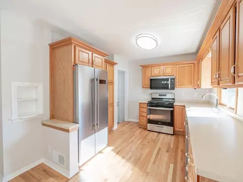 Kitchen - 237 Ingleside Ave, Aurora, IL 60506 photo 1 of 3