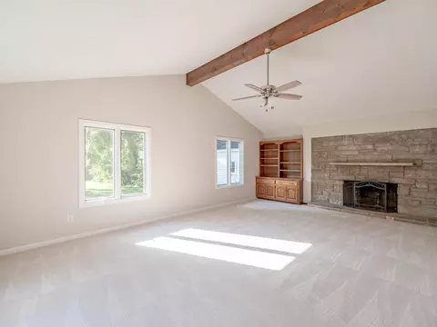Living - 237 Ingleside Ave, Aurora, IL 60506 photo 3 of 3