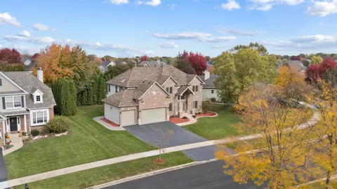1161 Kate Dr, Yorkville, IL 60560