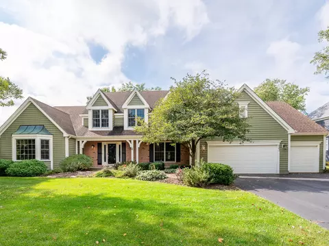 441 Country Ln, Crystal Lake, IL 60012