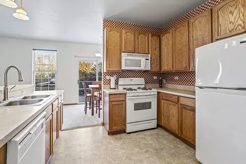 Kitchen - 16212 Golfview Dr, Lockport, IL 60441 photo 1 of 2