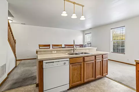 Kitchen - 16212 Golfview Dr, Lockport, IL 60441 photo 2 of 2