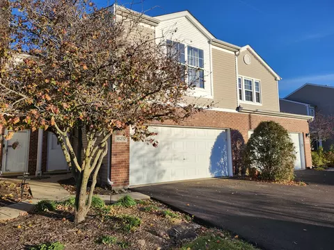 16212 Golfview Dr, Lockport, IL 60441