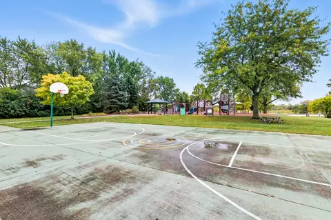 3725 N Firestone Dr, Hoffman Estates, IL 60192 photo 36