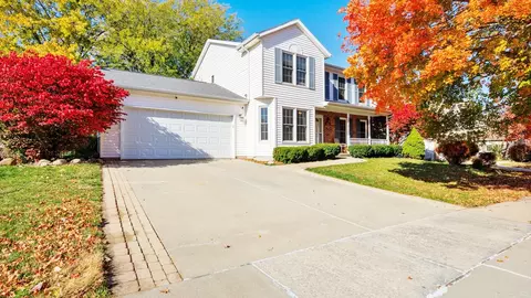 1206 Chatham Ln, Bloomington, IL 61704