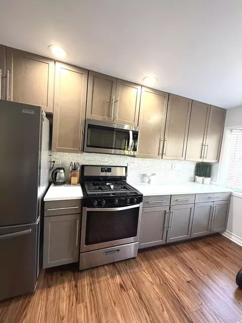 Kitchen - 113 Walters Ln #2A, Itasca, IL 60143 photo 2 of 3