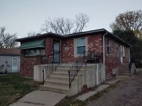 13407 Monticello Ave, Robbins, IL 60472