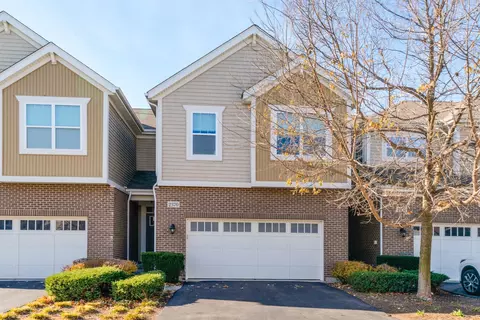 2370 N Moseley Ct, Palatine, IL 60074