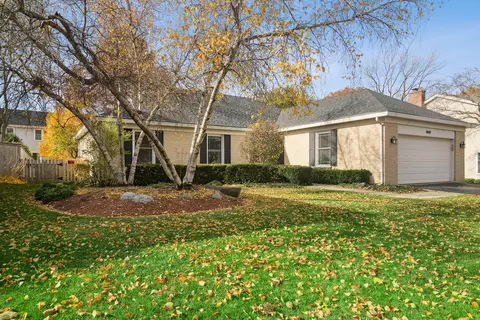 4040 N Harvard Ave, Arlington Heights, IL 60004