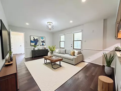 Living - 20436 Arcadian Dr, Olympia Fields, IL 60461 photo 3 of 6