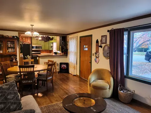 914 Cooper St, Dixon, IL 61021 photo 3