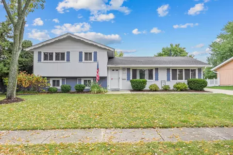 1614 Kingston Ln, Schaumburg, IL 60193