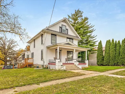 125 E 5th St, Pecatonica, IL 61063