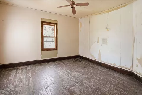Bedroom - 1205 Champaign Ave, Mattoon, IL 61938 photo 3 of 4