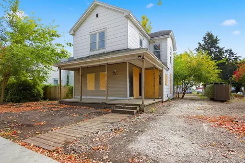 1205 Champaign Ave, Mattoon, IL 61938