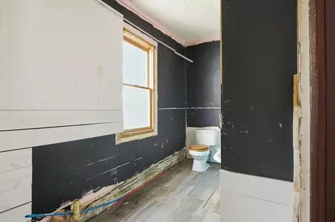 Bath - 1205 Champaign Ave, Mattoon, IL 61938 photo 2 of 3