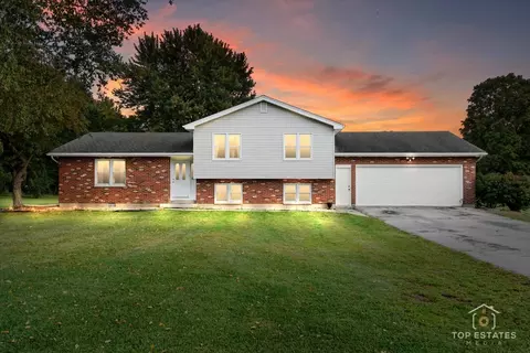 48 W201 Keslinger Rd, Maple Park, IL 60151