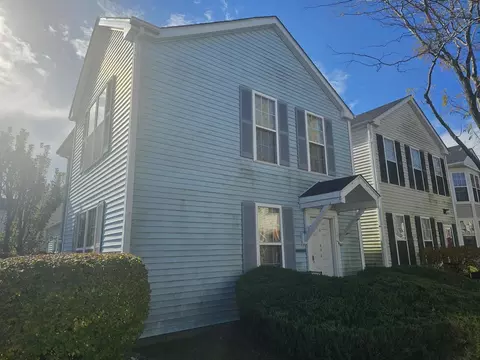 863 Symphony Dr #863, Aurora, IL 60504