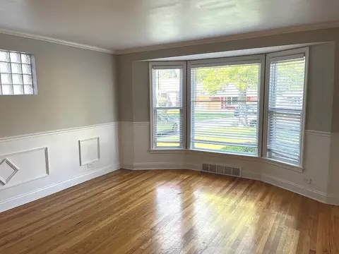 Living - 17107 Longfellow Ave, Hazel Crest, IL 60429 photo 2 of 3