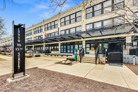 1110 W 15th St #218, Chicago, IL 60608