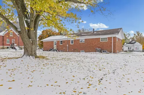Exterior - Undisclosed, Roberts, IL 60962 photo 2 of 4