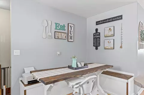 Dining - Undisclosed, Roberts, IL 60962 photo 1 of 1