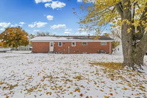 Exterior - Undisclosed, Roberts, IL 60962 photo 3 of 4