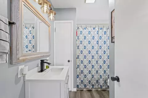 Bath - Undisclosed, Roberts, IL 60962 photo 1 of 1