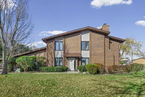 1131 Deerfield Pl, Highland Park, IL 60035