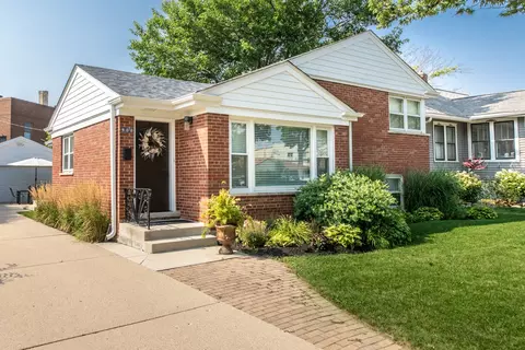 900 Rowe Ave, Park Ridge, IL 60068