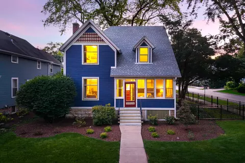 105 S Wright St, Naperville, IL 60540 photo 4