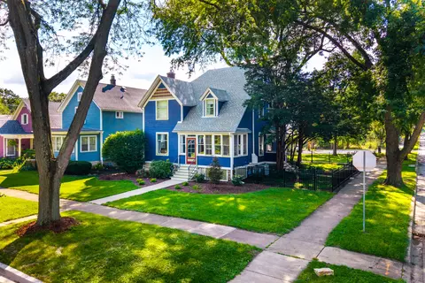 105 S Wright St, Naperville, IL 60540 photo 37
