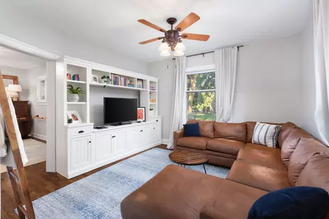 105 S Wright St, Naperville, IL 60540 photo 17