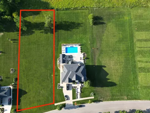 5893 Whitetail Ridge Dr, Yorkville, IL 60560