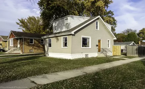 8759 S Troy Ave, Evergreen Park, IL 60805