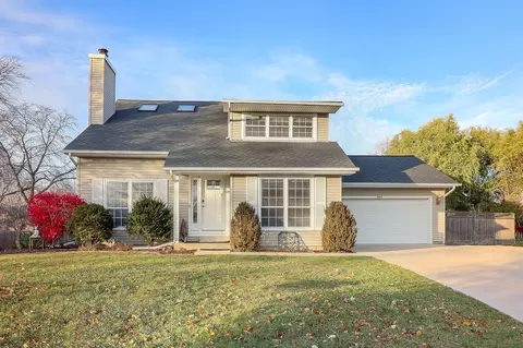 4493 Capstan Dr, Hoffman Estates, IL 60192